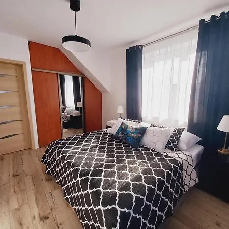 95 M2 - 300 Metrow Od Morza, 50 Metrow Od Jeziora Jamno