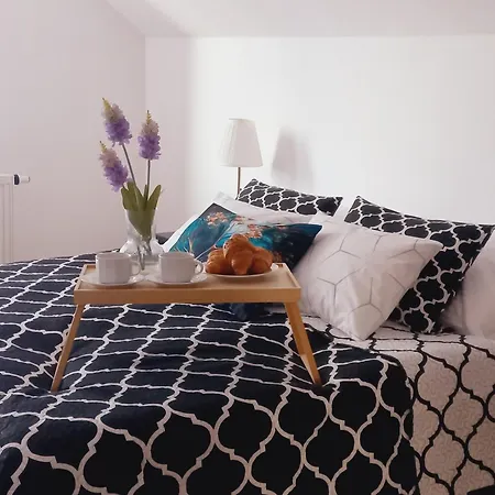 95 M2 - 300 Metrow Od Morza, 50 Metrow Od Jeziora Jamno ミエルノ