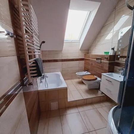 95 M2 - 300 Metrow Od Morza, 50 Metrow Od Jeziora Jamno アパート