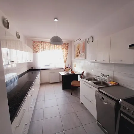 95 M2 - 300 Metrow Od Morza, 50 Metrow Od Jeziora Jamno * ミエルノ